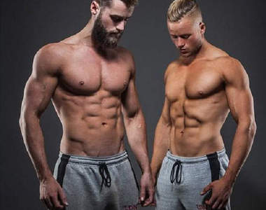 《英國最健美雙子》這家健身房一定生意興隆