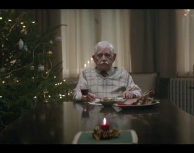 德國《現實聖誕廣告》放假記得回家看看父母親啊(哭)