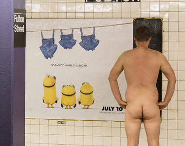 《美國曬尻紳士》這位孤高的戰士的屁股已經露了三年