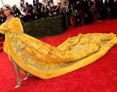 《蕾哈娜蛋餅禮服》看的我肚子都餓了 今天就吃蛋餅好了