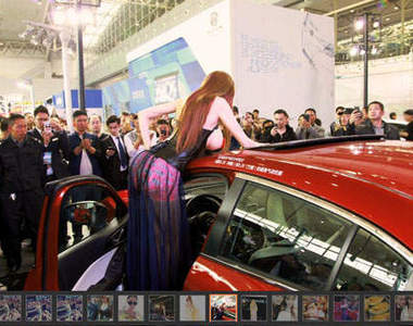 2014年《卡卡車展文章TOP 10》香車美人通通有