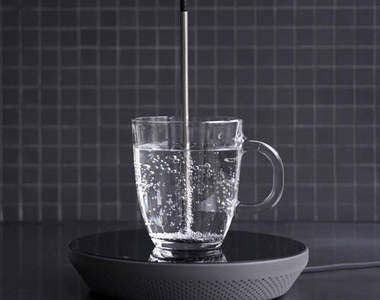 《Miito 飲料加熱棒》想讓冷掉的飲料起死回生用這支就對了