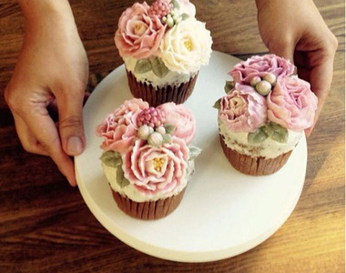 《花朵杯子蛋糕》美的捨不得吃掉啊(〃∀〃)