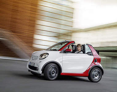 新世代《Smart Fortwo Cabrio》上空小聰明預告法蘭克福登場