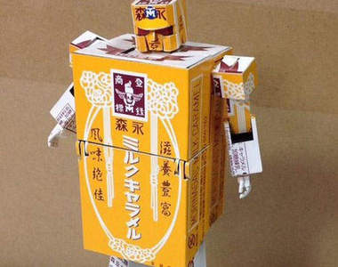 《森永牛奶糖x無敵小戰士》日本推特網友將普通的盒子改造變身機器人