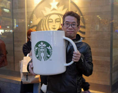 害羞實驗《星巴克巨型馬克杯》拿去星巴克店員會願意讓你裝咖啡嗎wwww
