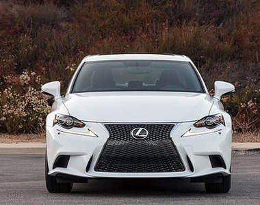 馬力255匹《Lexus IS 300》北美市場率先登場