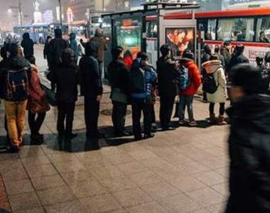 韓國超智慧《括號排隊法》不需要人力管制民眾會乖乖站好