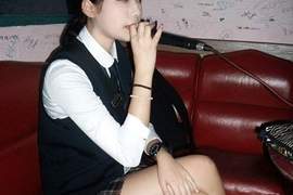 《現代的學生制服》正經的看青春不正經的看...... 《現代的學生制服》正經的看青春不正經的看......
