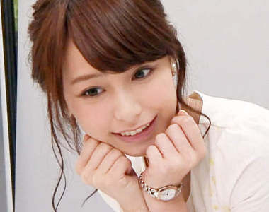 《日本電視台女主播月曆集》有正妹主播根本聽不見新聞說些什麼了……