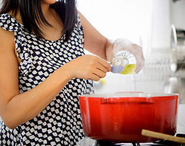 科學教室《不可高溫煎炸的油》你也跟我一樣中箭了嗎(糗)