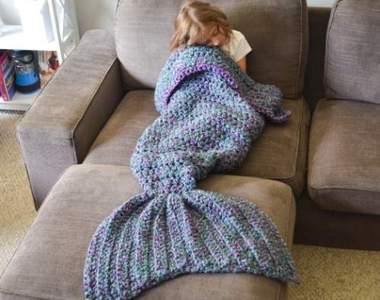 人魚控保暖對策《美人魚魚尾針織毯》蓋起來雙腳會夢幻消失♥