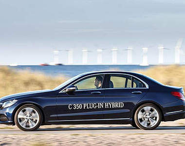 《賓士C350 Plug-in Hybrid》底特律登場放電