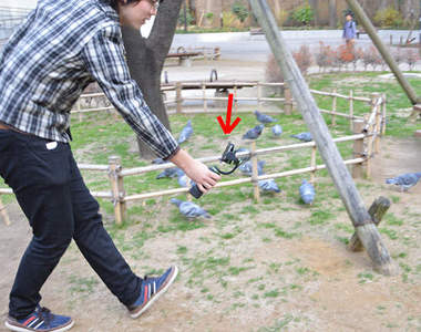 日本《Thanko 相機防震器》就算摔個狗吃屎也能拍出不晃動的影片（喂）