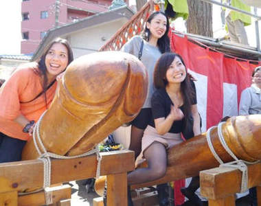 《男根祭典化身18禁遊戲》紳士們對這個祭典的幻想終於成真了……