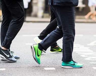 《西裝X球鞋》讓你的正式有一絲休閒感