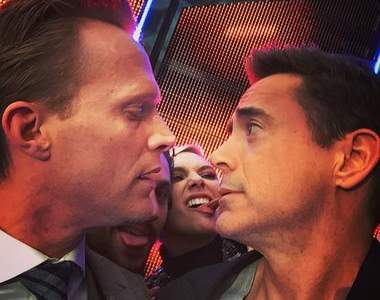 《復仇者聯盟2》倫敦首映會 小勞勃道尼你到底有多少好碰友(竊笑)