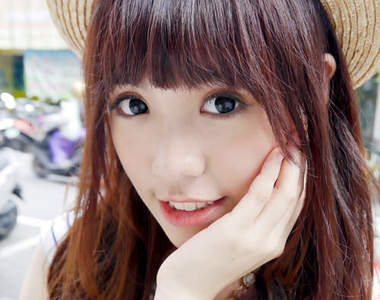 小香看正妹《Luna》直播互動Cosplay美少女