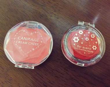 《容易搞混的化妝用品與文具》最近印台外盒做得很可愛……