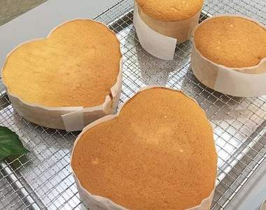 超速成懶人甜點《愛心蛋糕》全部做完不用5分鐘耶(oﾟωﾟo)