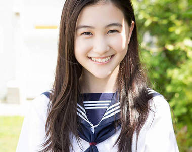 《山口麻友的寫真夜現場》木村大神的女兒穿制服真的敲口愛