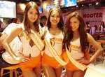 《HOOTERS新宿西口店開幕》性感漂亮大姐姐我要點餐可以嘛 《HOOTERS新宿西口店開幕》性感漂亮大姐姐我要點餐可以嘛