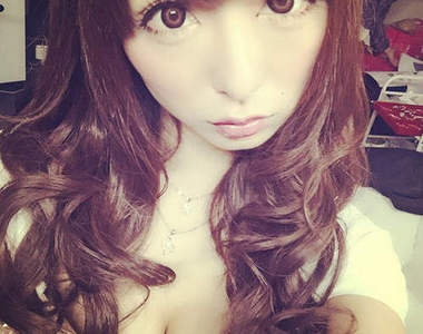 E罩杯正妹賽車手《神子島みか》豐滿上圍可是讓她非常困擾(/▽\*)