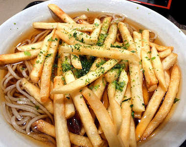 超嶄新《薯條蕎麥麵》意外美味的話題新吃法