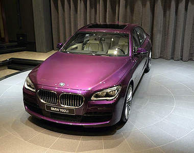 紫色新衣《BMW 760Li》當家旗艦這樣穿沒問題嗎？