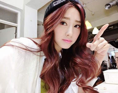 《正妹曬寵物》席惟倫ｘSamsung GALAXY E 追劇篇廣告女主角 