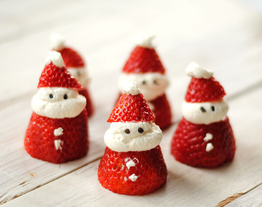 《草莓可愛裝飾法》草莓聖誕老人也太可愛了拔