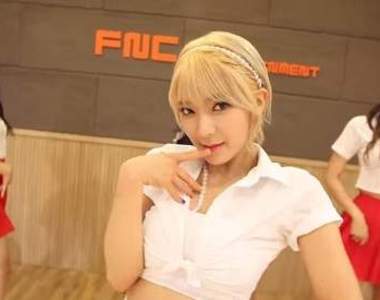 戀愛注目《Heart Attack》對視版MV上線　這一次AOA只對你放電♥