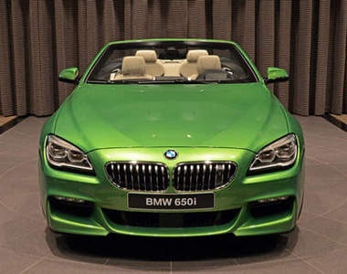 性感加分《BMW 650i Convertible》阿布達比穿新衣