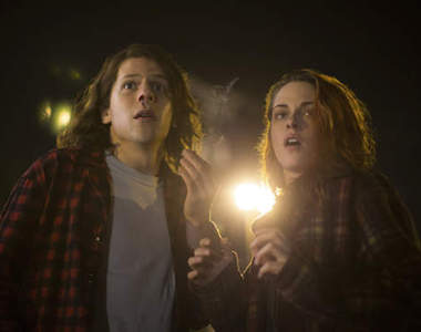 電影《廢柴特務》天才傑西艾森柏格這次變成了廢柴