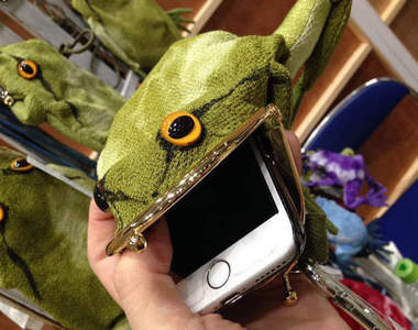 《青蛙內臟手機套》內裏這麼用心製作有事嗎...