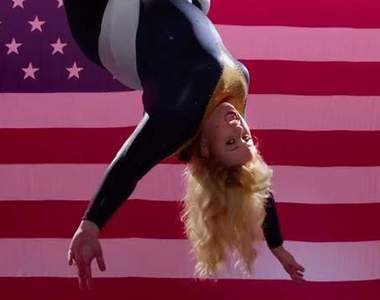 《歌喉讚2》新預告 在總統面前下面曝光的下場是...