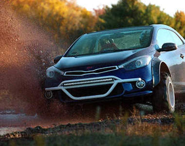 《Kia Forte Koup Mud Bogger》一種想把車車弄髒的概念