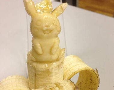 《香蕉雕刻職人》山田恵輔用牙籤精雕細琢的香蕉藝術