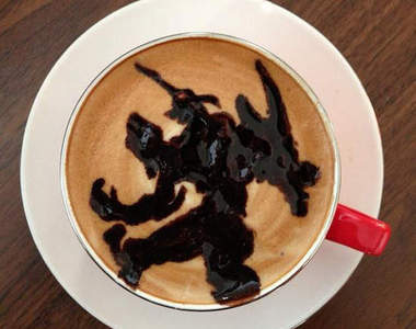 《動漫痛拉花》拿鐵達人松野浩平的藝術奶泡作品