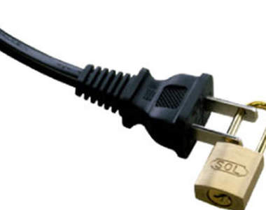 鬼畜父母的《遊戲主機插頭鎖》啊再買一條電源線不就好了?