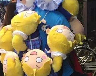 《動漫周邊痛背包》是愛情表現還是強烈的自我表現慾？