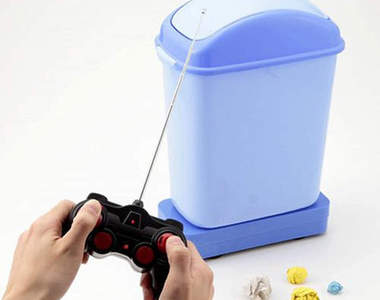  懶人商品《Gomiba Go 遙控垃圾桶》讓垃圾桶過來給我丟吧