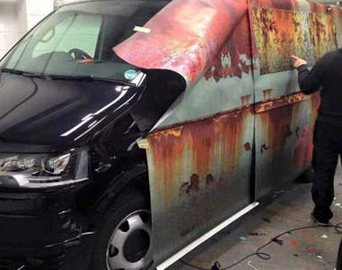 《鏽蝕版汽車偽裝貼》不會被盜那會有人來問你二手車多少賣嗎？