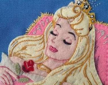 《刺繡迪士尼》慈母手中線公主身上衣？