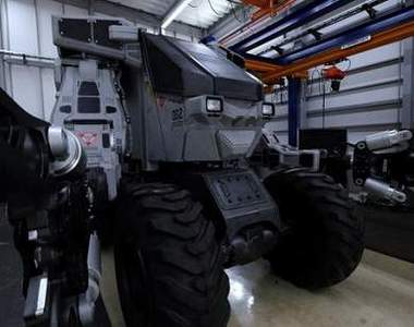 《VR操作巨大機器人》Oculus Rift終於實現玩家開機器人的夢想了？