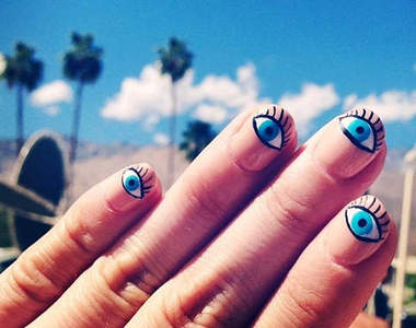 《眼睛指彩》可愛中帶點不舒服的強烈存在感(盯)