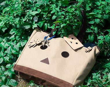 《紙箱人聯名商品》精品化的阿愣每件都想要入手