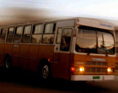 《都市傳傳說》載著滿車精神病患的醫院巴士傳說