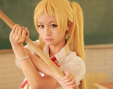 超可愛Coser《邪邪V》在徐嬌身旁的凸守也是超搶眼