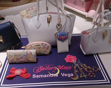 《美少女戰士》隨身包 又是網路買不到~現場販售的啦QQ